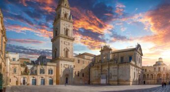 Lo trovi in piazza a Lecce, ed è una meraviglia per gli occhi: non puoi assolutamente perderlo